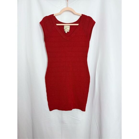 Pink Rose bodycon dress - Picture 2 of 11